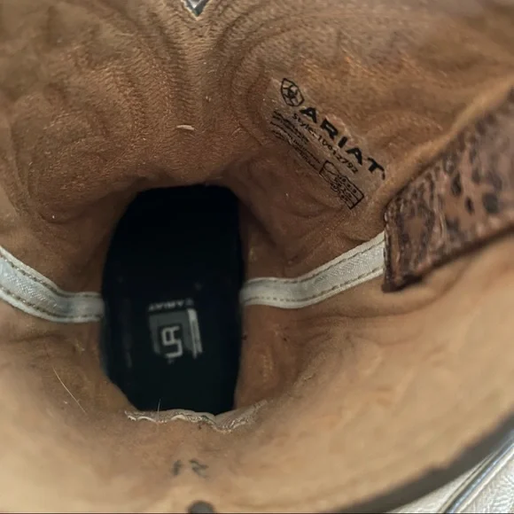 Ariat Kids Boots in Brown and Tan - Picture 11 of 13